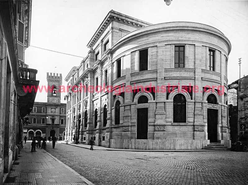 Vista posteriore del Palazzo delle Poste dopo i lavori di ampliamento