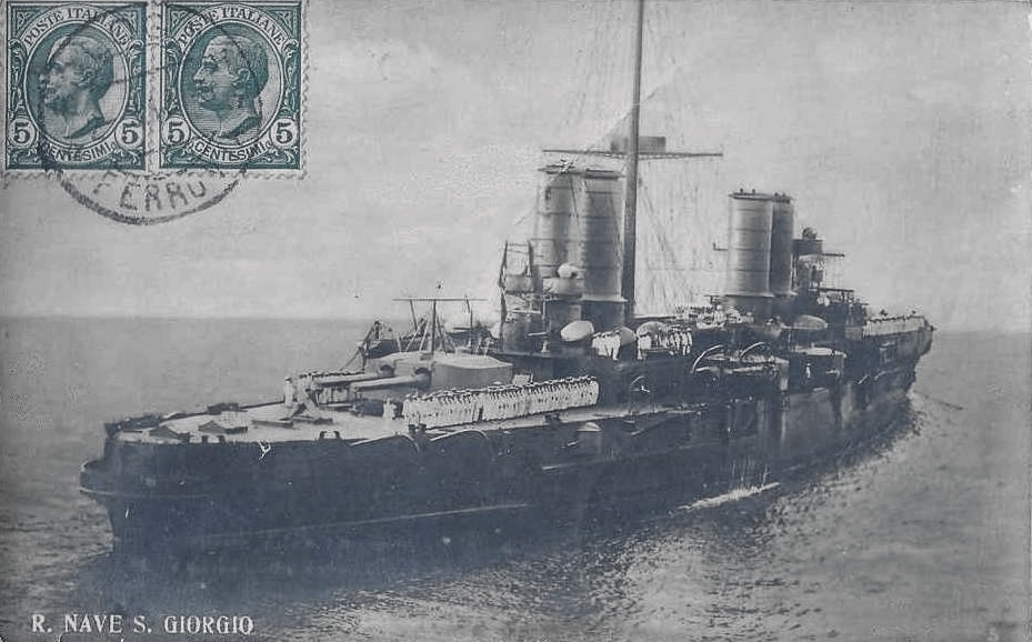 Cartolina d'epoca affrancata con l'incrociatore San Giorgio