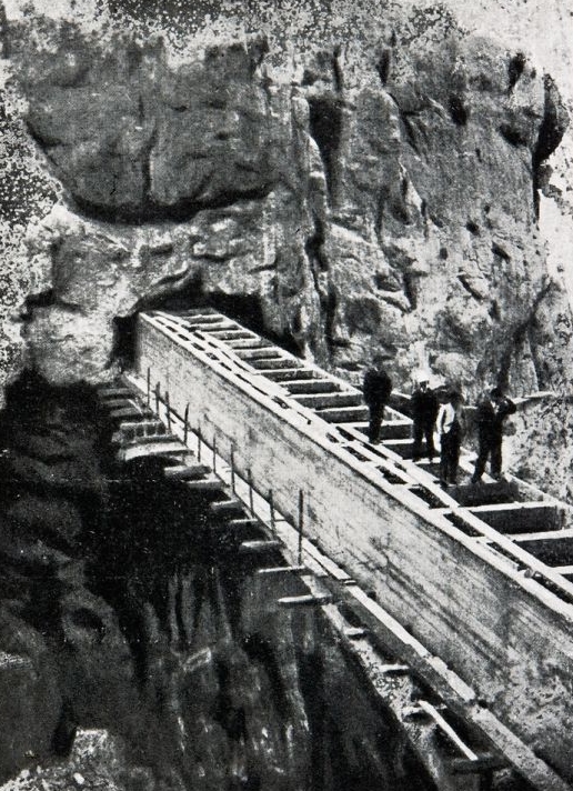 Un ponte canale in costruzione