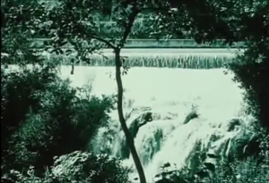 Lo sfioratore lungo in canale della centrale di Cervara