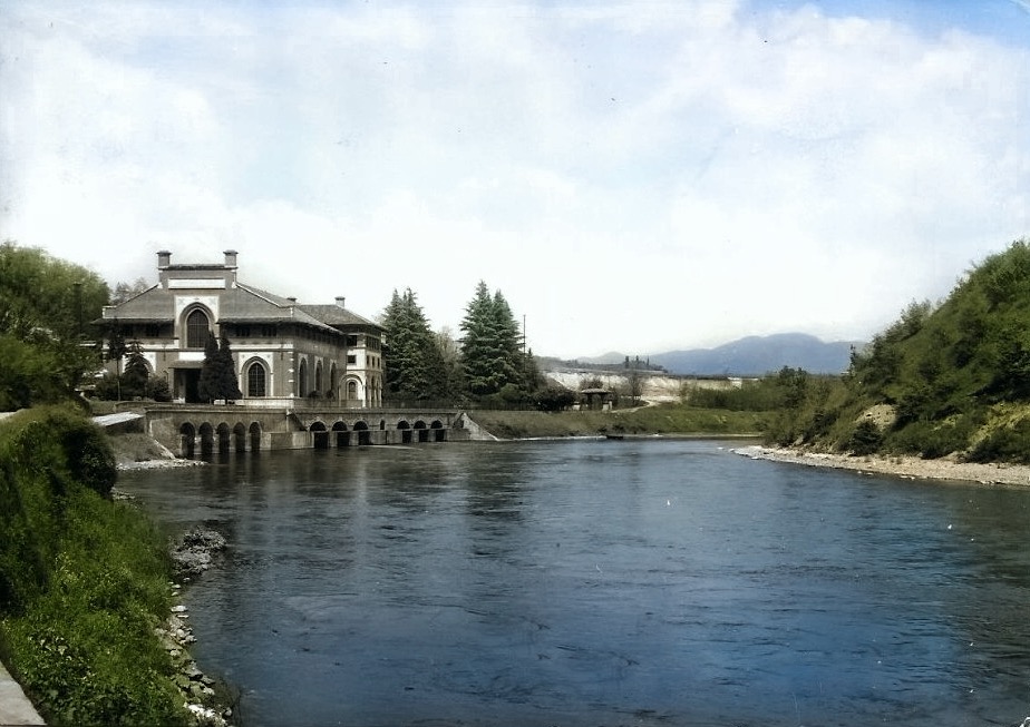 Il fiume Adda con la centrale Esterle